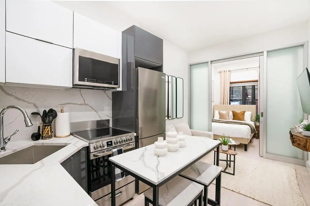 317-1B Modern 1Br Ues W&D location